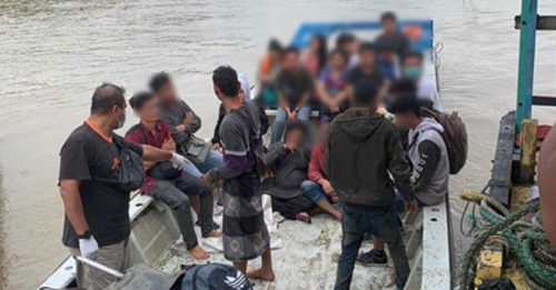 印尼外劳乘船图非法入境 警扣15人助查 包括孩童