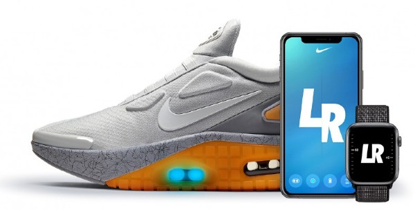 Nike Adapt Auto Max可与手机或是Apple Watch连线。