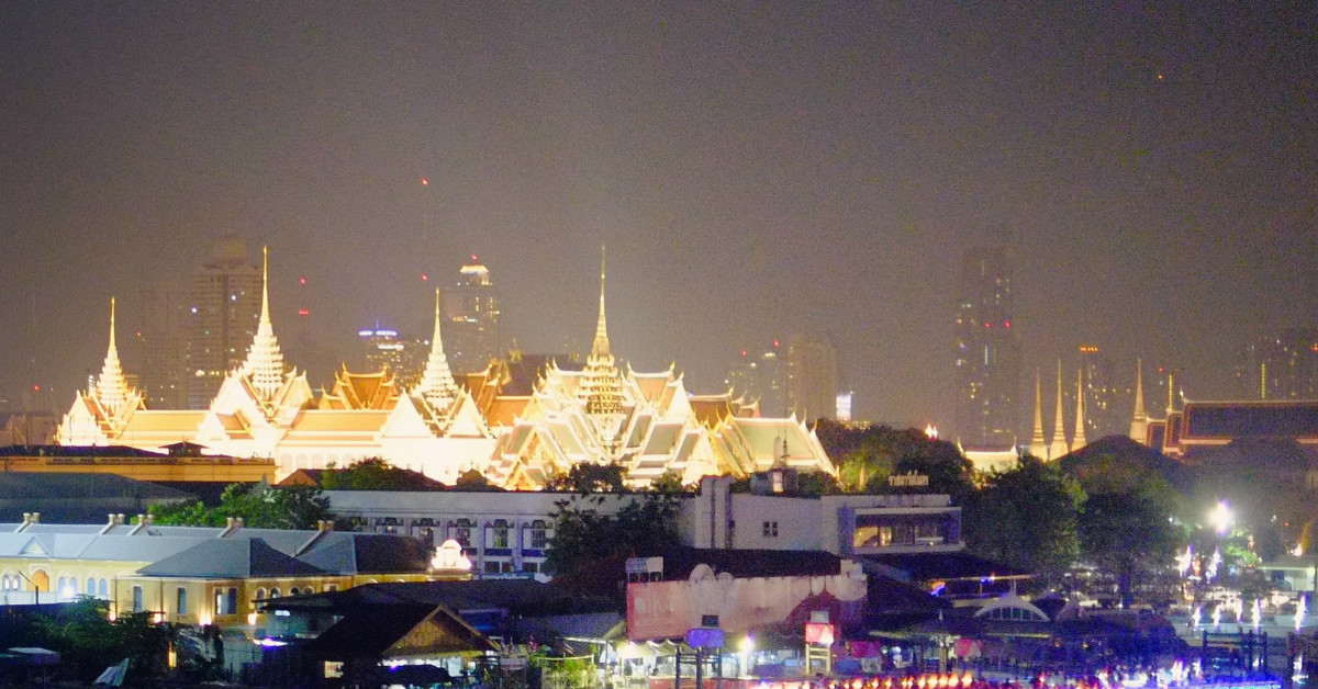 曼谷大皇宫金碧辉煌，是到曼谷旅客首选的旅游目的地。（黄如旭摄）