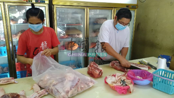 林卧豹：行动管制令期间，猪肉店生意额增加。