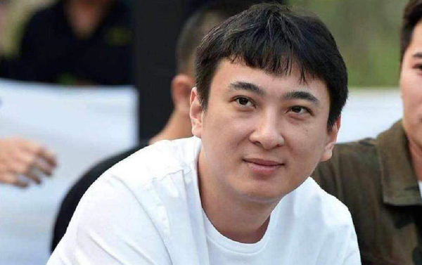 王思聪在中国有“国民老公”之称外，也被封为“娱乐圈纪检委”。