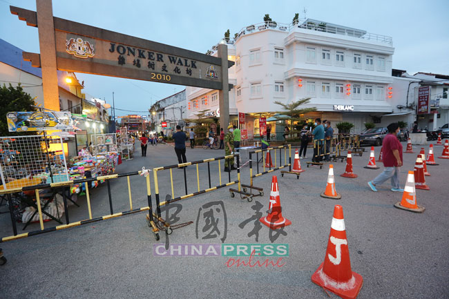 马六甲鸡场街文化坊夜市周五晚正式试跑。
