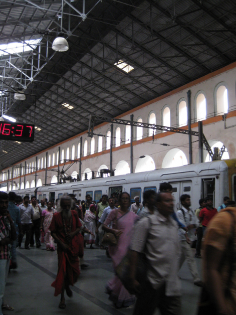 印度繁忙的火车站。