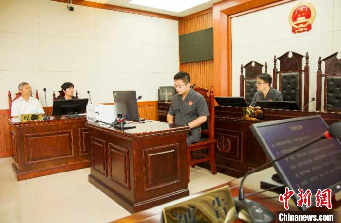江西省宜黄县人民法院对“小黄牛亲子鉴定案”开庭并当庭宣判。（中新网）