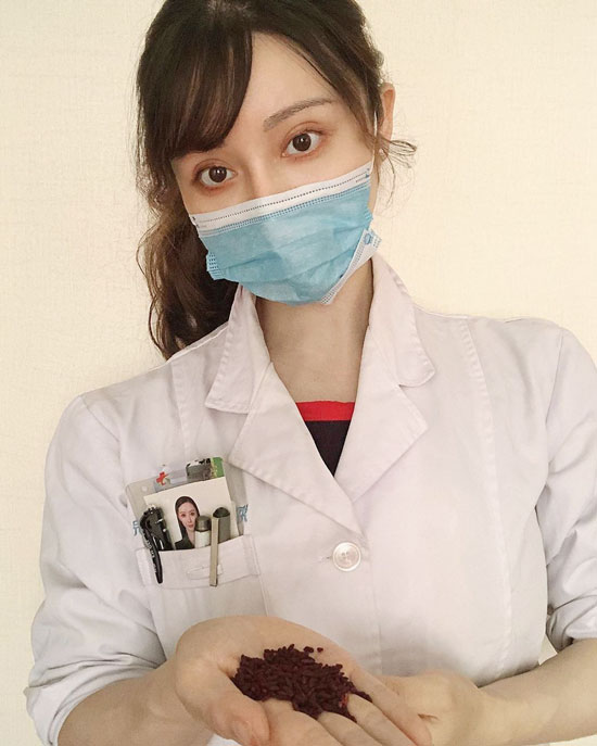 袁合荣是一位中医师。（图：IG）