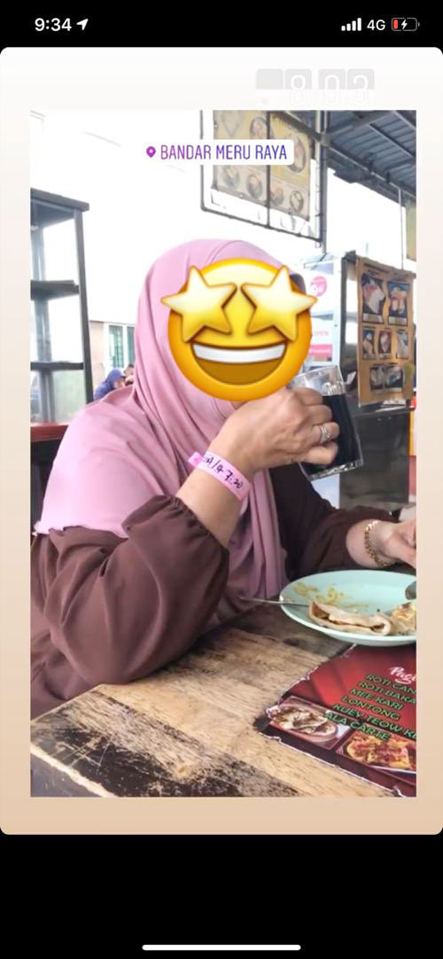 一名正在接受强制居家隔离期间的妇女，被发现公然戴着隔离手环招摇过市，在霹雳怡保美鲁拉也镇的某家餐厅内堂食。