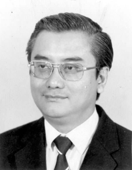 已故陈忠鸿曾任马华总秘书、甲洞区国会议员、财政部副部长及教育部副部长。