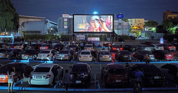 风靡欧美国家的露天汽车电影院，相信可为本地人带来观赏电影的新鲜感。