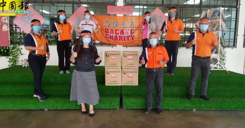 峇章救伤队联合慈善基金  制1500防护面罩  送4小学