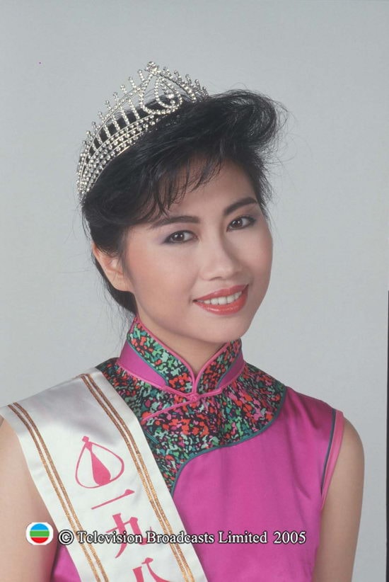 杨宝玲为1987年港姐冠军。