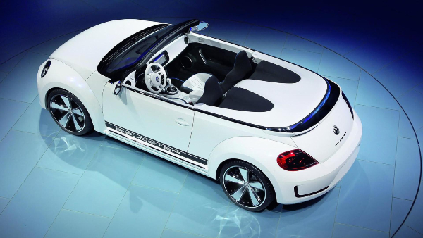 福斯在2012年曾发表金龟车型态的e-Bugster概念车，为研发电动车打下坚实的基础。