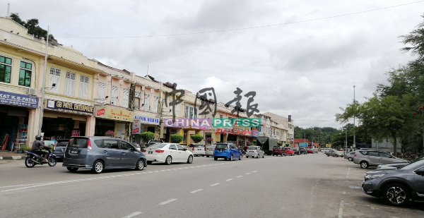祖莱达要求市议会，重新检讨马来短剑广场一带店面的产业税。