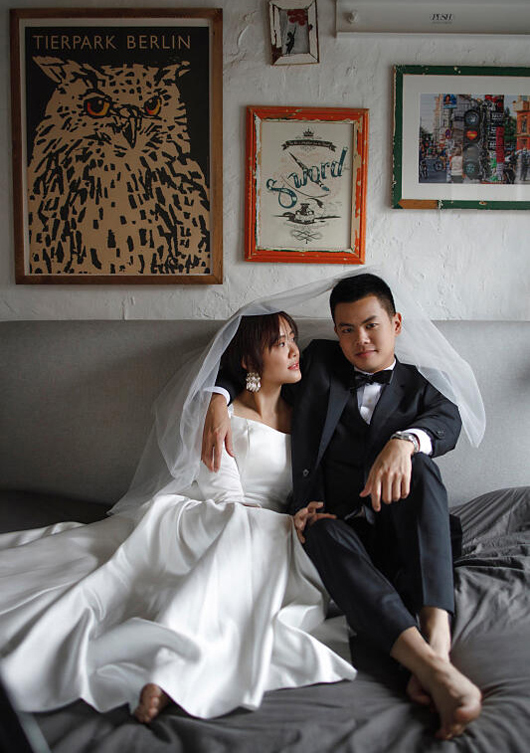 庄雅琪5年前去香港求姻缘，求姻缘后第2天就认识未婚夫刘晋维。（受访者提供）