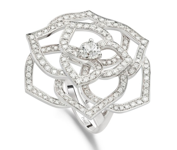 “Piaget Rose”系列，18K白金钻石戒指。