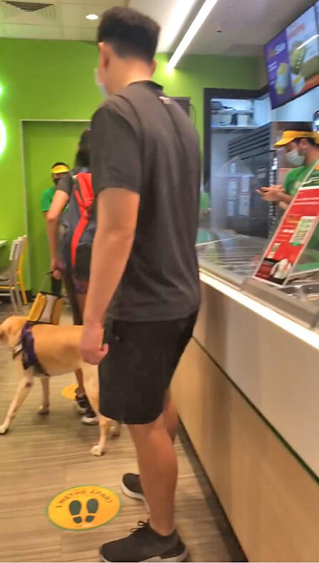 孙锦雯表示导盲犬确实获新加坡伊斯兰理事会批准进入食肆。（取自面子书）