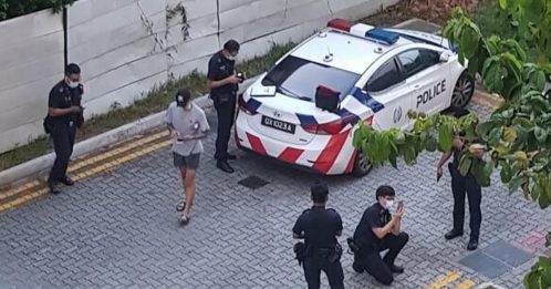 高楼抛酒瓶 砸伤男子头