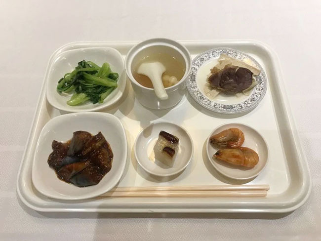 上海公务员食堂把每道菜的份量减少，以响应习近平的“惜食”。
