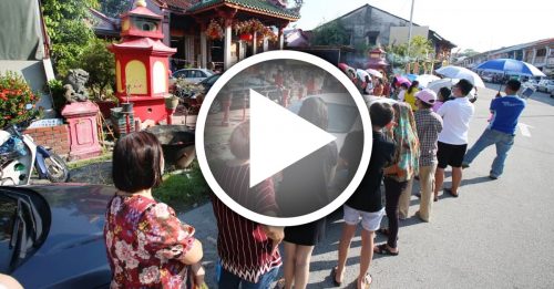 七夕节人人排队 城隍庙求姻缘