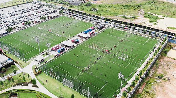 热爱运动及足球的Kiara Bay居民，一定不可错过由本地运动设施专家Jungle Bunnies打造的足球场。