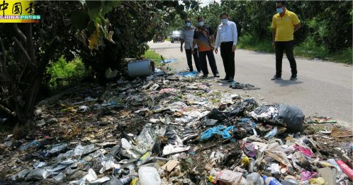 【今日马六甲头条】不负责任者乱丢大型垃圾  “这儿不是垃圾场！”