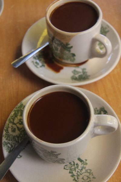班村的村民将海南咖啡叫作“参”，咖啡店的海南咖啡有两种，即“参C”，也就是加淡奶，以及“参”，即加甜奶。