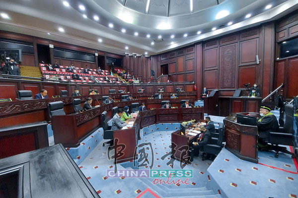森州以新常态召开立法议会，除了朝野政党议员，进入议会的人数也受到限制。