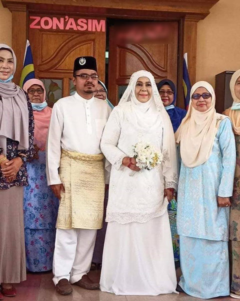 28岁阿斯拉夫(左)迎娶62岁扎丽哈。(图取自面子书)