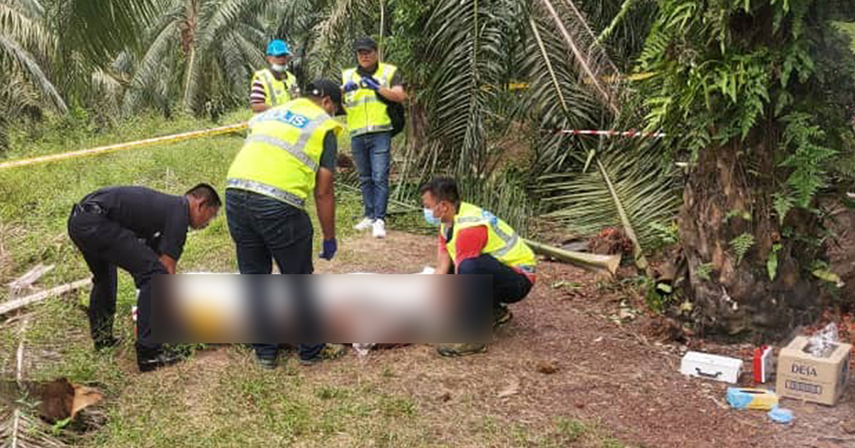 警员把死者遗体抬上担架，以送往医院解剖。（照片由警方提供）
