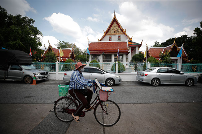 泰国政府宣布，10月起容许外国游客入境。图为曼谷一处街景。（欧新摄）