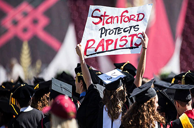 判决宣布之后，不少学生自发在斯坦福校园抗议判决有失公平。