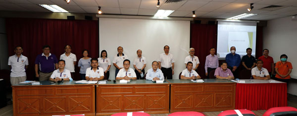 2020-2022年度董事会，前排左起为张康华、萧福才、李兆祥、张贤炳、李伟源、黄新发和陈元隆。　