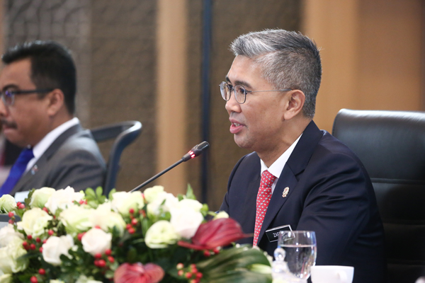 扎夫鲁主持APEC财长线上会议。