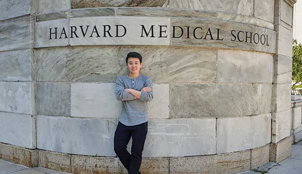 陈奕焌为能以医学生的身份在哈佛大学学习而感到兴奋。