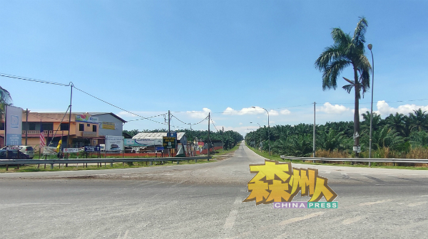 接任联邦村长首炮,将会向房屋部申请拨款在榕吉大路口建设一个新楼牌,作为榕吉新村的一个象征式楼牌。