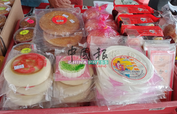 传统的云片糕、水晶薄饼等中秋节糕饼，如今很少地方有售卖。