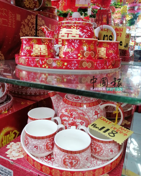 安洋有限公司售卖的茶具超过20款，让新人有更多的选择。