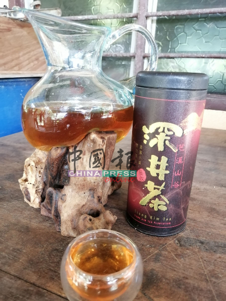张声锦和哥哥张声干一起经营的茶园，生产的茶叶，以“深井”为品牌，属乌龙茶类。
