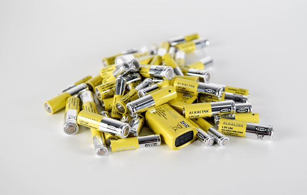 宜家将于2021年10月之前，停止销售其全球产品系列中的非充电式碱性电池。