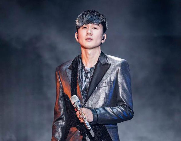 林俊杰将携手演奏家黄裕翔与小提琴家苏子茵，带来跨领域的压轴表演。