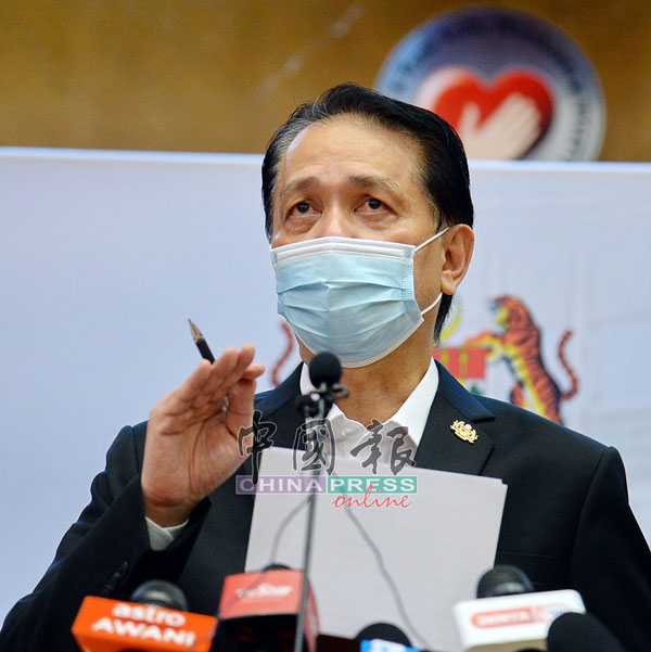 诺希山召开特别记者会,汇报和解释国内新冠肺炎基本传染数。