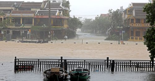 颱风袭越南  2死26人失踪