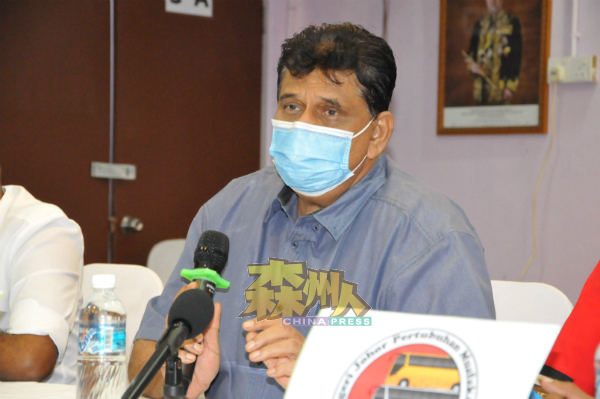 拉费促请政府重新探讨暂缓巴士还贷计划,避免巴士业者遭注册借贷公司起诉及巴士被拖走。