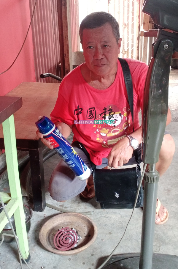 袁耀昌使用蚊油蚊香驱蚊也无效，日前患上蚊症。
