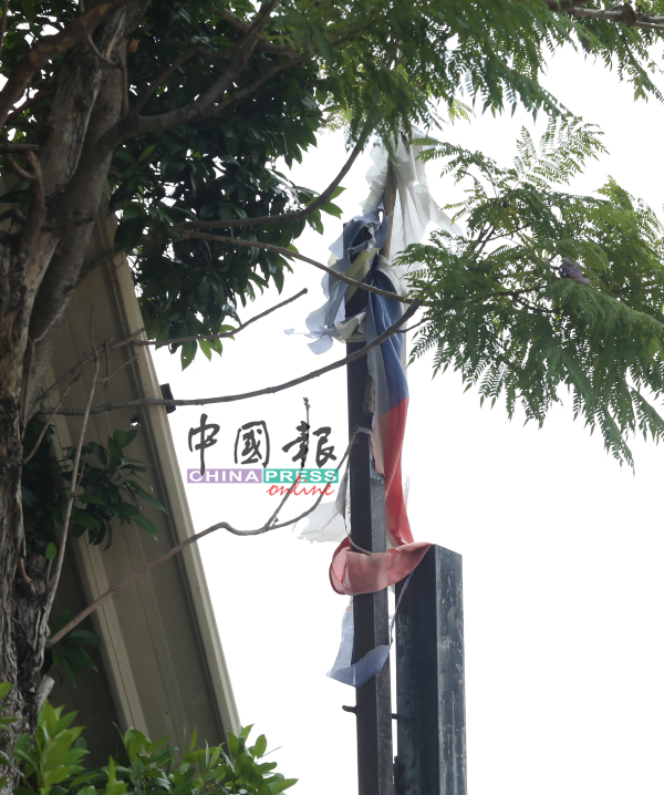 这是马六甲州旗吗？