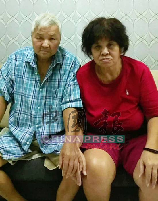 张桂芳（左起）与妻子用一年时间共同对抗病魔，不料一年后复发，癌细胞迅速蔓延。