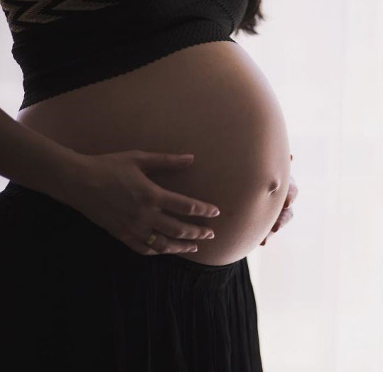 研究发现，怀孕有助于降低女性患子宫内膜癌的风险。