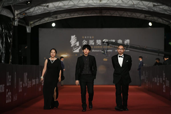 大马导演池家庆（中）执导的《嗨！神兽》，团队中的台湾电影工作者李志纬（右）以此片入围最佳视觉效果奖。（图：金马影展TGHFF面书）