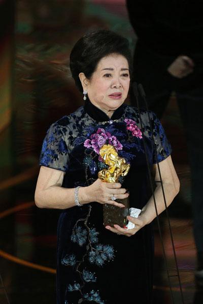 81岁的资深演员陈淑芳，破纪录包办女主角和女配角奖。