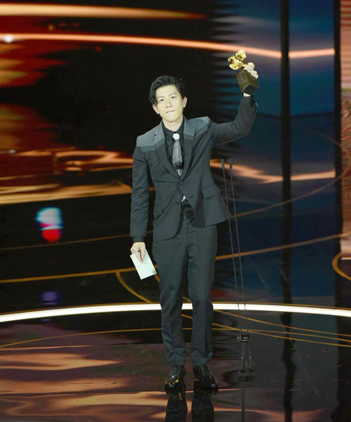 39岁台湾演员莫子仪凭《亲爱的房客》拿下男主角奖。