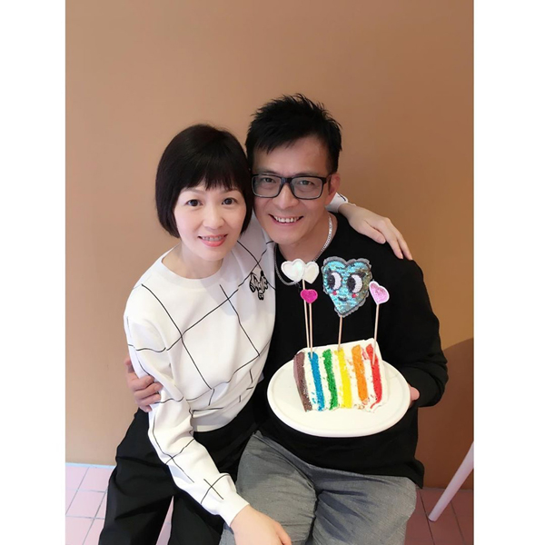 黄日华和太太梁洁华相爱40年。